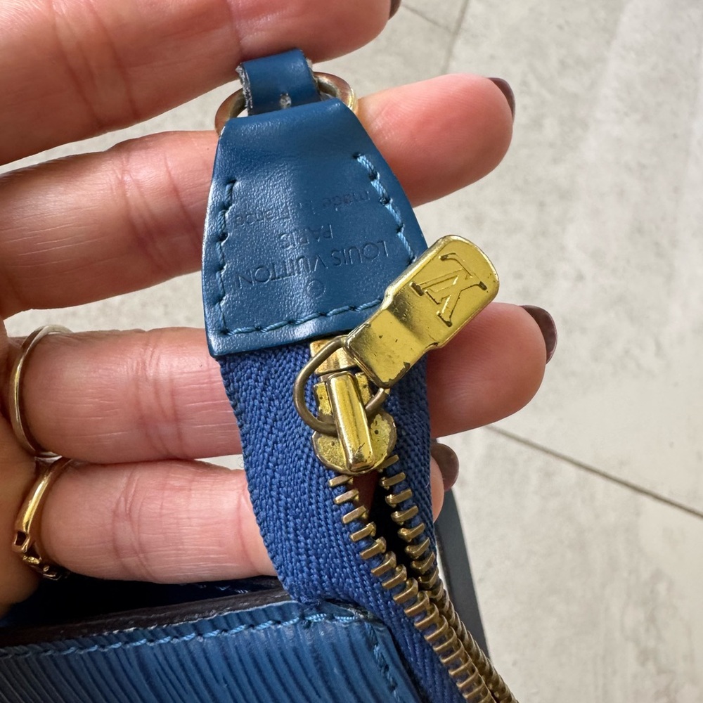 Louis Vuitton
Epi Pochette bag Vintage - Picture 9 of 10